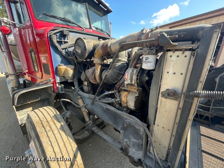 image for item JQ9448 1988 Peterbilt 377  water truck