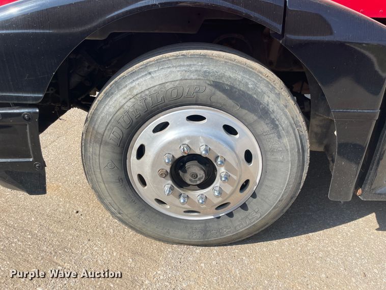 image for item JQ9448 1988 Peterbilt 377  water truck