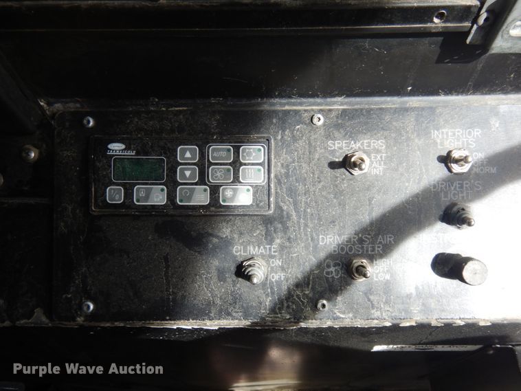 image for item JZ9832 2000 Orion  transit bus