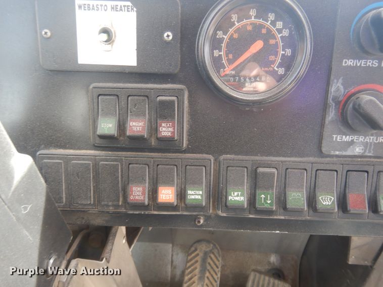 image for item JZ9832 2000 Orion  transit bus