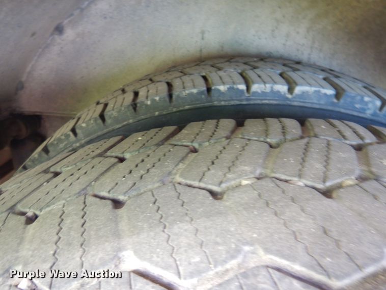 image for item JZ9832 2000 Orion  transit bus