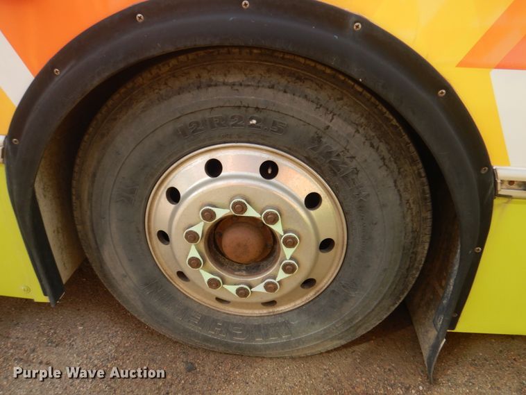 image for item JZ9832 2000 Orion  transit bus