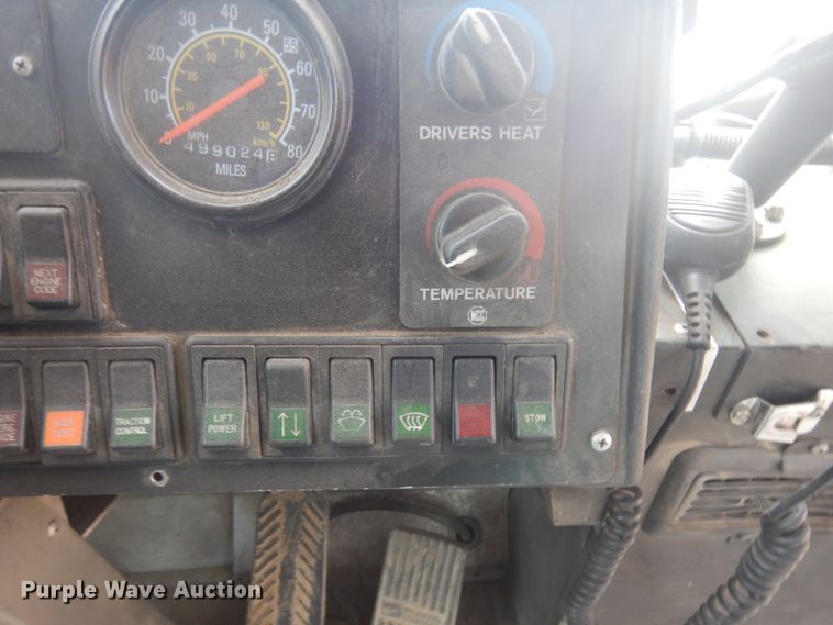 image for item JZ9833 2000 Orion  transit bus