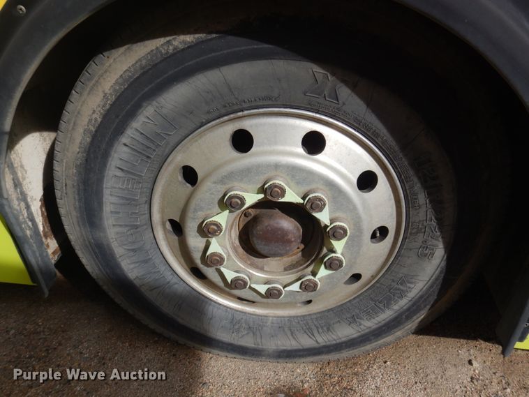 image for item JZ9833 2000 Orion  transit bus