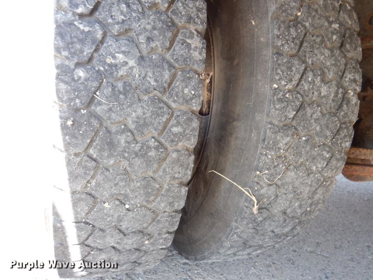 image for item KA9407 2003 Freightliner FS65  school bus