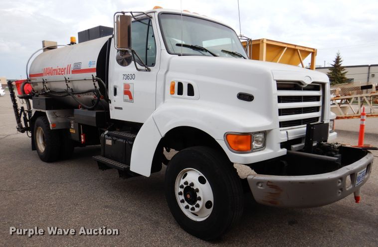 image for item KA9443 2000 Sterling L8511  oil distributor truck