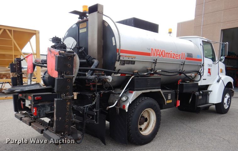 image for item KA9443 2000 Sterling L8511  oil distributor truck