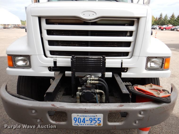 image for item KA9443 2000 Sterling L8511  oil distributor truck