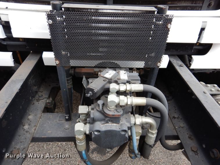 image for item KA9443 2000 Sterling L8511  oil distributor truck