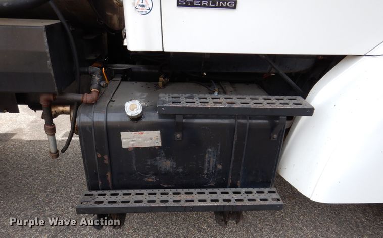 image for item KA9443 2000 Sterling L8511  oil distributor truck
