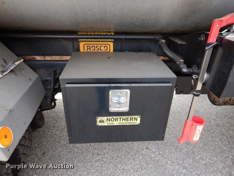 image for item KA9443 2000 Sterling L8511  oil distributor truck