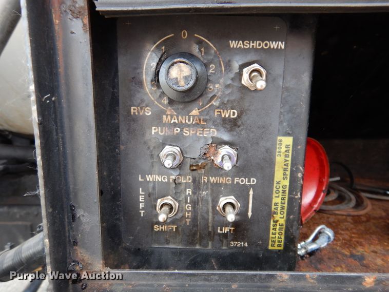 image for item KA9443 2000 Sterling L8511  oil distributor truck