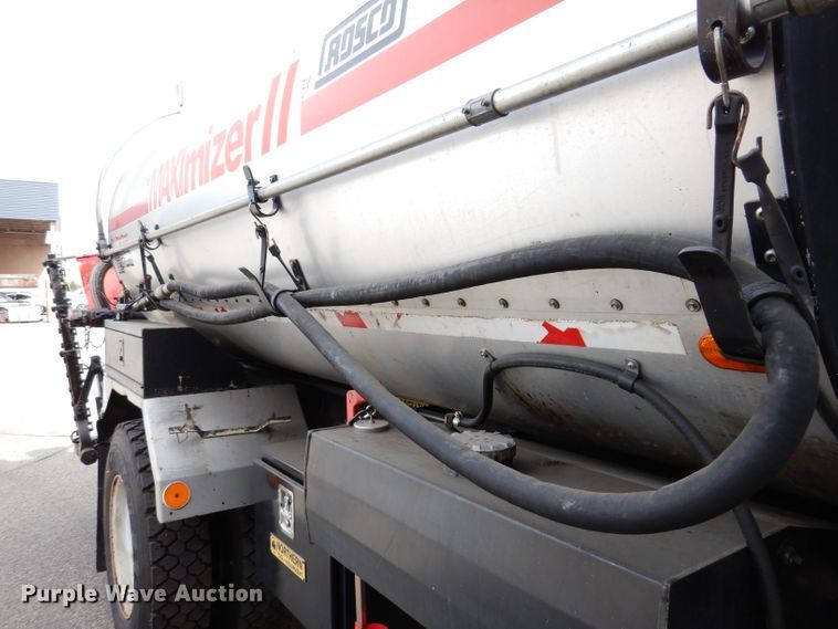 image for item KA9443 2000 Sterling L8511  oil distributor truck