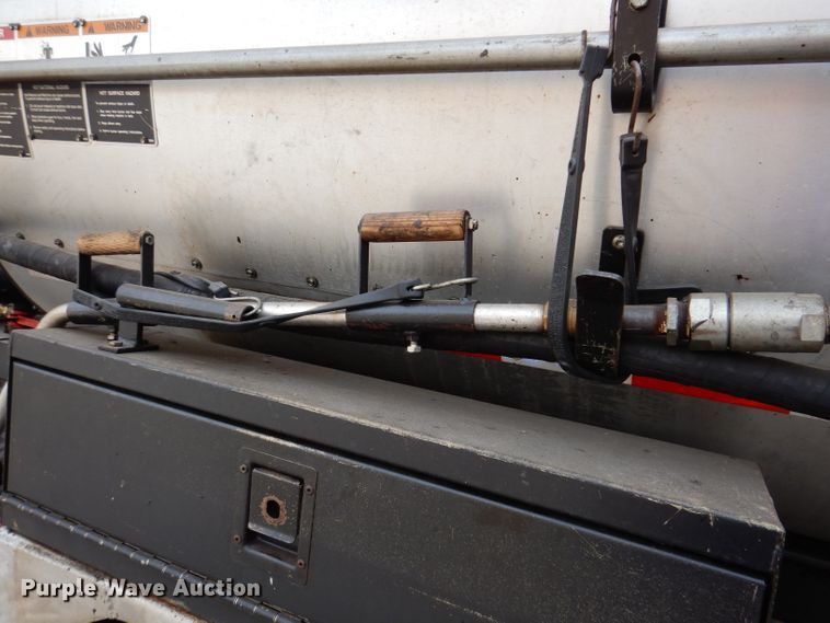 image for item KA9443 2000 Sterling L8511  oil distributor truck