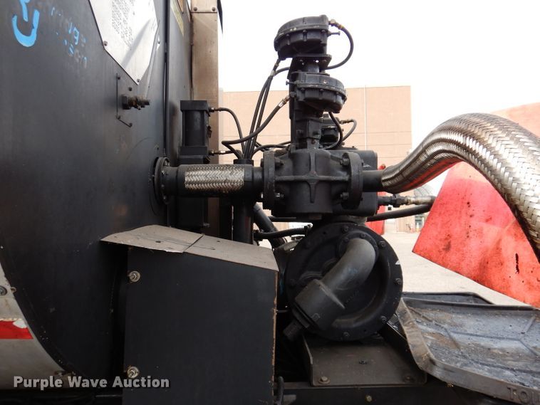 image for item KA9443 2000 Sterling L8511  oil distributor truck