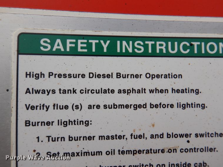 image for item KA9443 2000 Sterling L8511  oil distributor truck