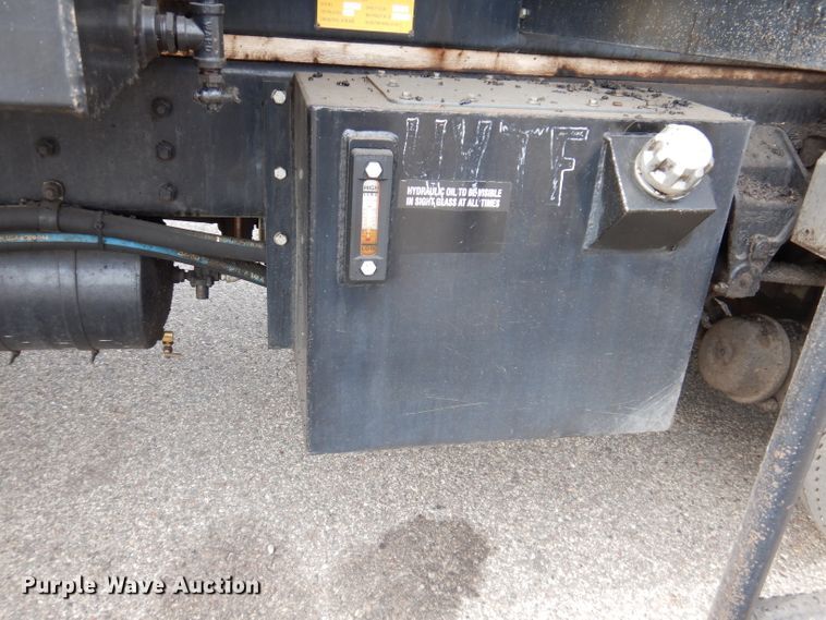 image for item KA9443 2000 Sterling L8511  oil distributor truck