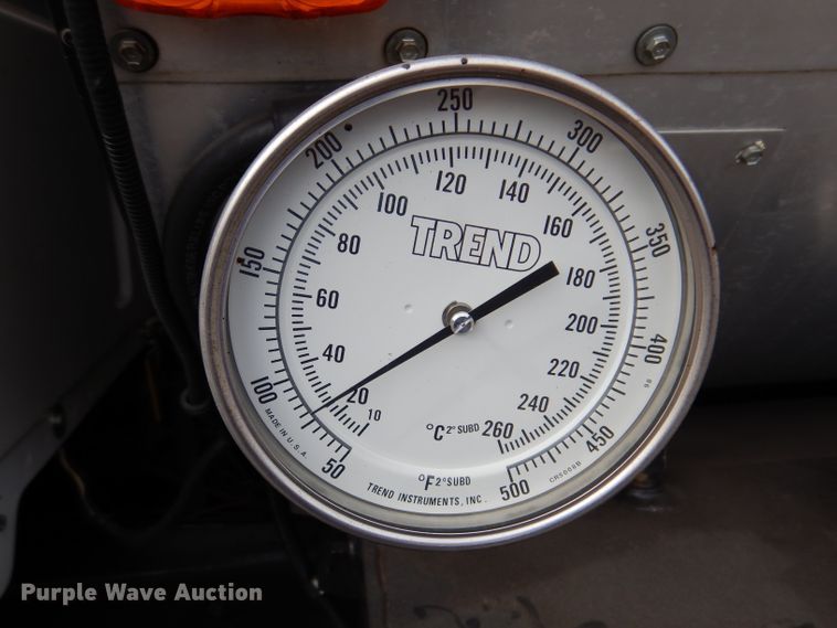 image for item KA9443 2000 Sterling L8511  oil distributor truck