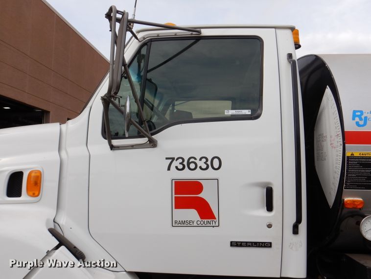image for item KA9443 2000 Sterling L8511  oil distributor truck