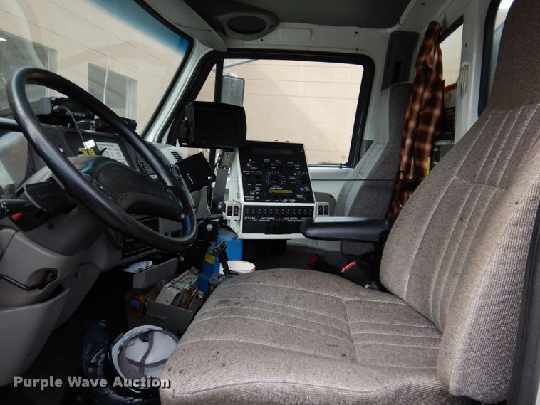 image for item KA9443 2000 Sterling L8511  oil distributor truck