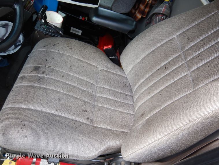 image for item KA9443 2000 Sterling L8511  oil distributor truck