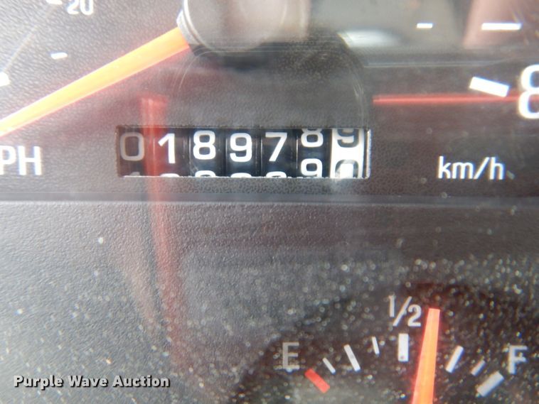 image for item KA9443 2000 Sterling L8511  oil distributor truck