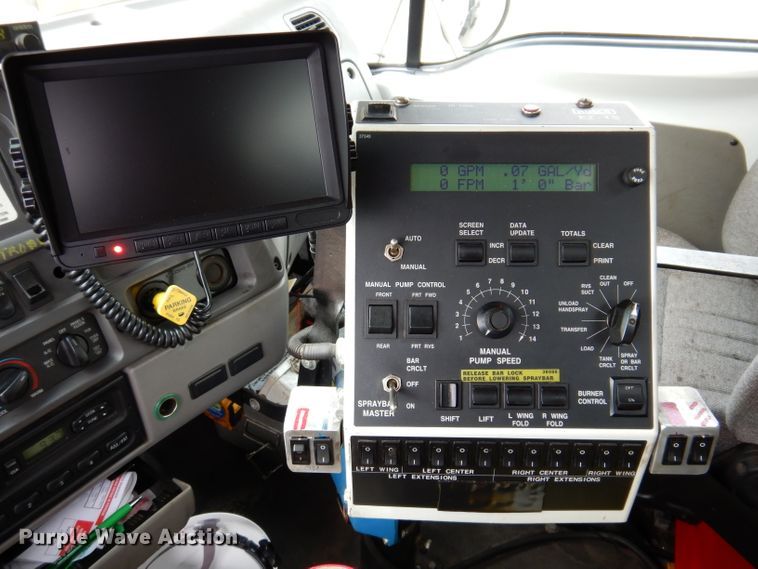 image for item KA9443 2000 Sterling L8511  oil distributor truck