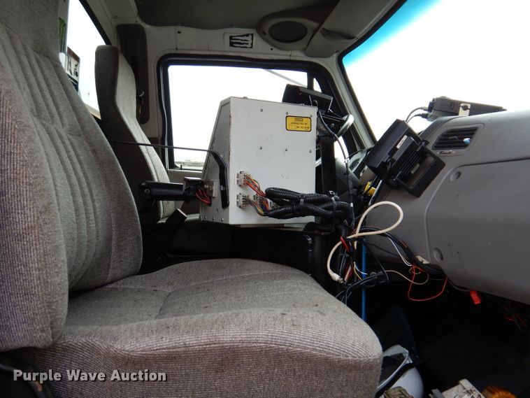 image for item KA9443 2000 Sterling L8511  oil distributor truck