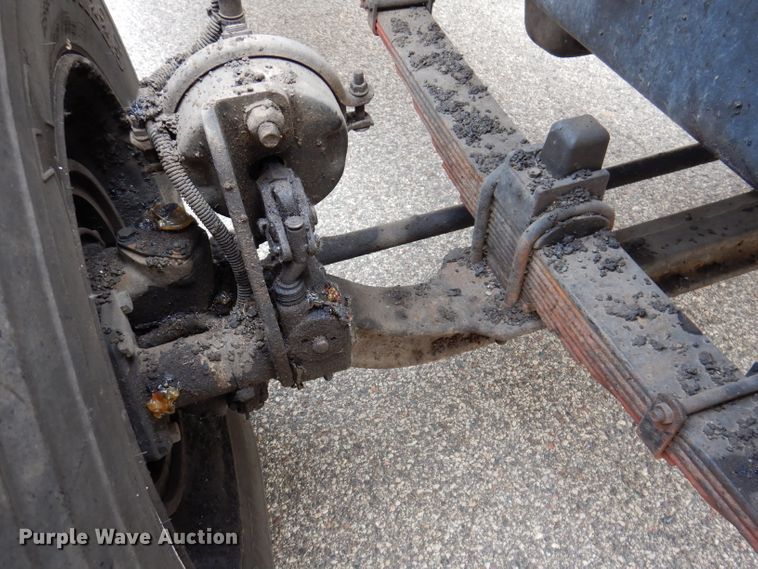 image for item KA9443 2000 Sterling L8511  oil distributor truck