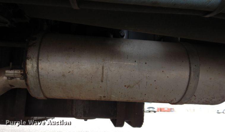 image for item KA9443 2000 Sterling L8511  oil distributor truck