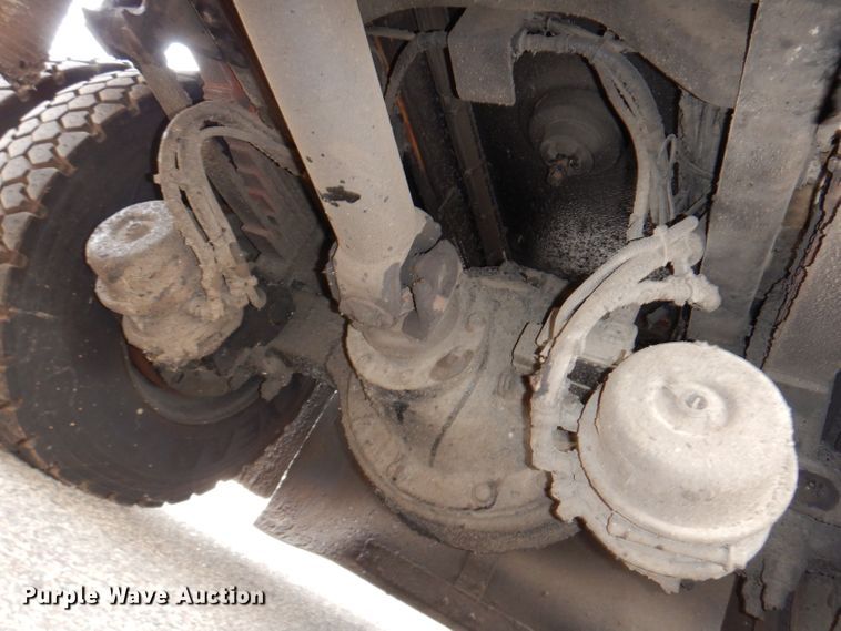 image for item KA9443 2000 Sterling L8511  oil distributor truck