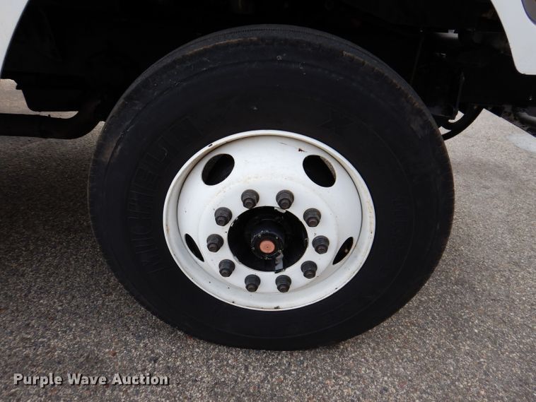 image for item KA9443 2000 Sterling L8511  oil distributor truck