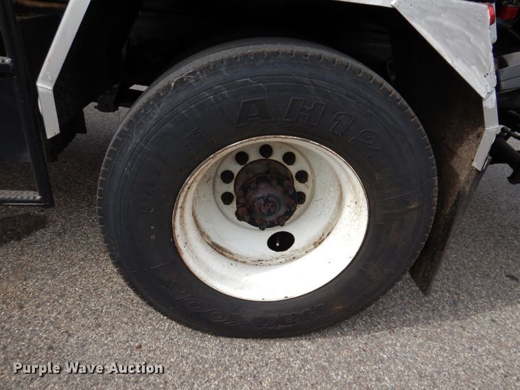 image for item KA9443 2000 Sterling L8511  oil distributor truck