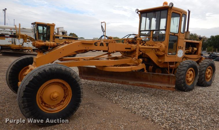 image for item KA9516 1962 Caterpillar 12E  rigid frame motor grader