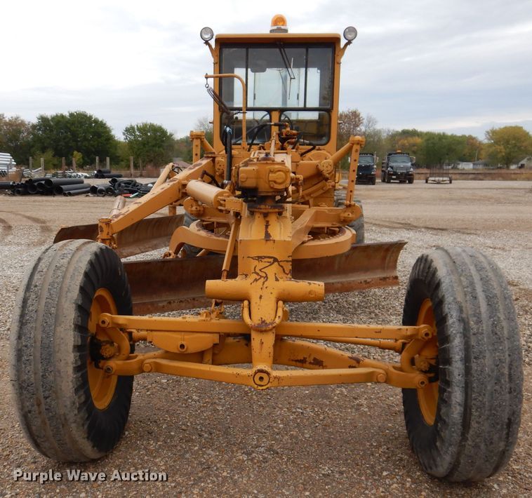 image for item KA9516 1962 Caterpillar 12E  rigid frame motor grader