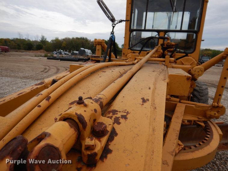 image for item KA9516 1962 Caterpillar 12E  rigid frame motor grader