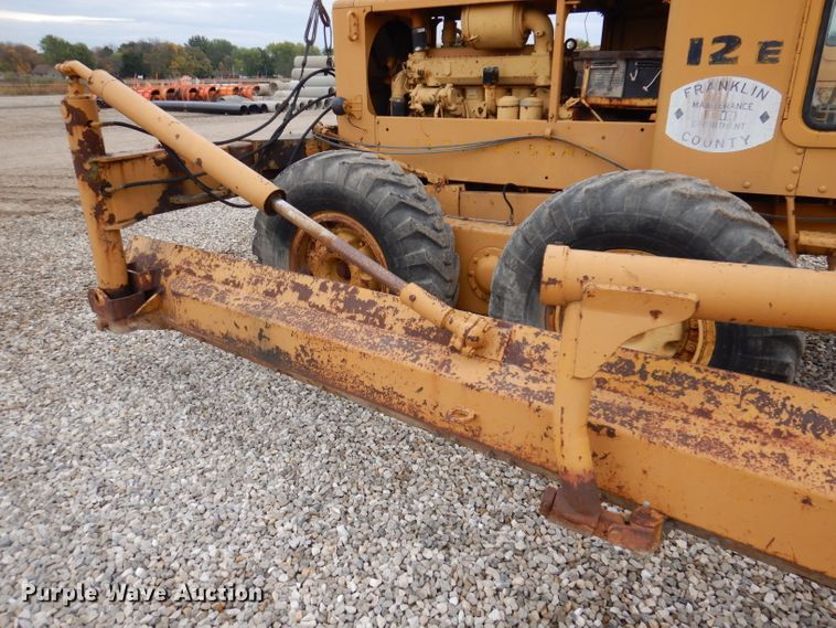 image for item KA9516 1962 Caterpillar 12E  rigid frame motor grader