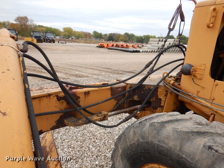 image for item KA9516 1962 Caterpillar 12E  rigid frame motor grader