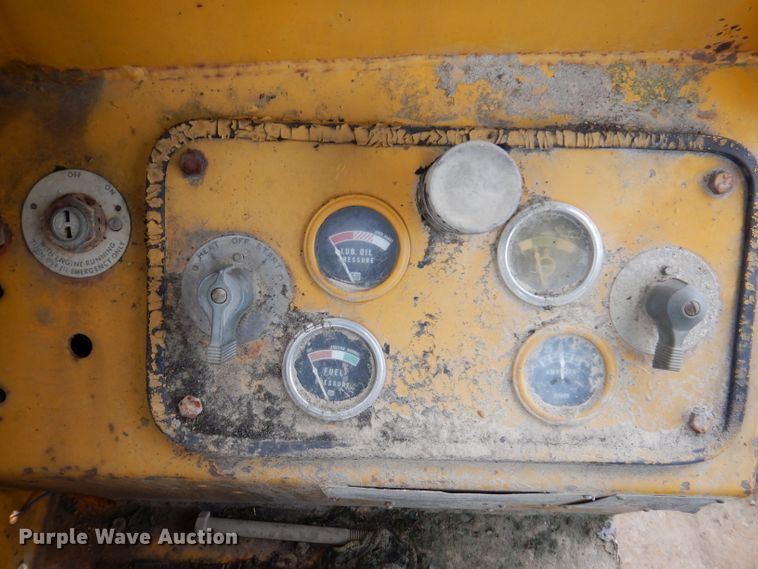 image for item KA9516 1962 Caterpillar 12E  rigid frame motor grader