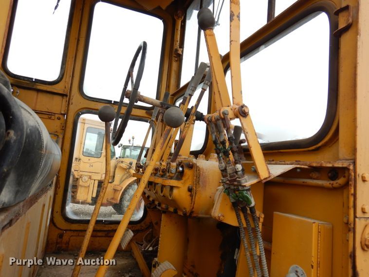 image for item KA9516 1962 Caterpillar 12E  rigid frame motor grader