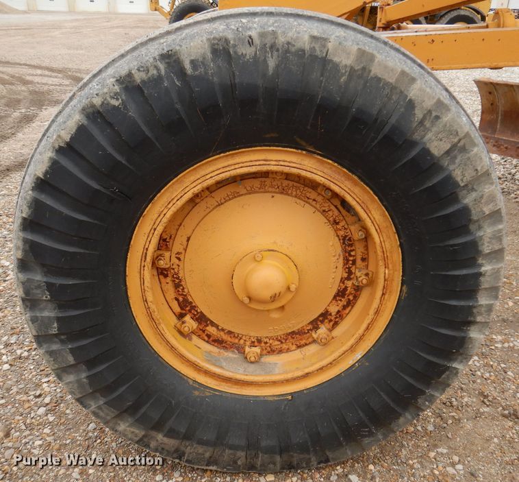 image for item KA9516 1962 Caterpillar 12E  rigid frame motor grader