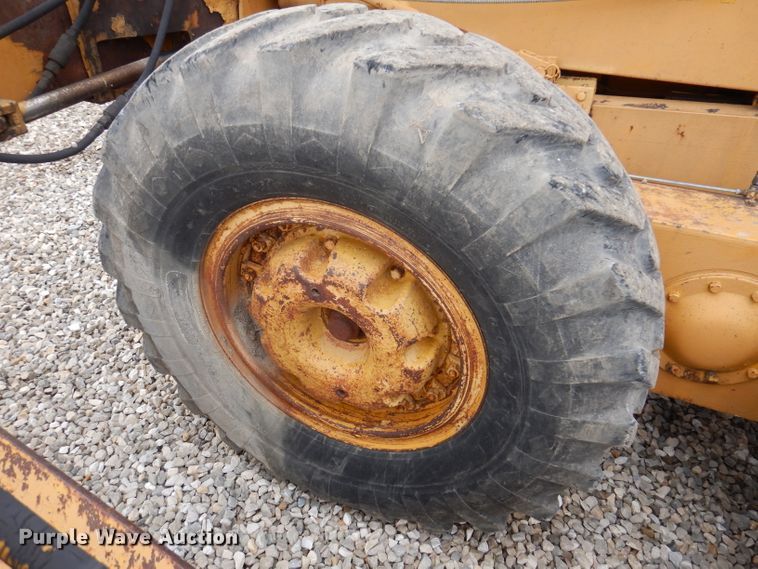 image for item KA9516 1962 Caterpillar 12E  rigid frame motor grader