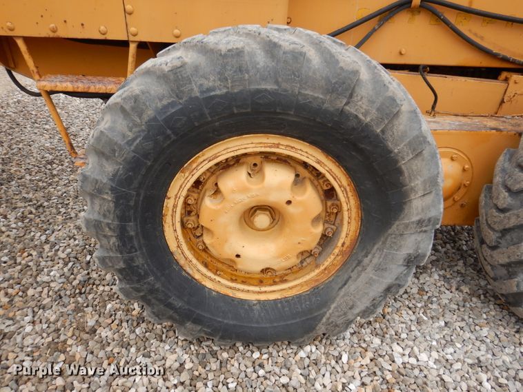 image for item KA9516 1962 Caterpillar 12E  rigid frame motor grader