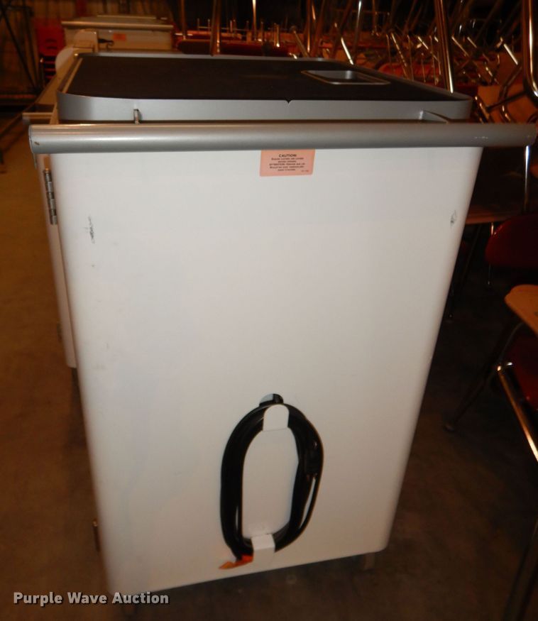 image for item KA9829 (6) Bretford charging carts