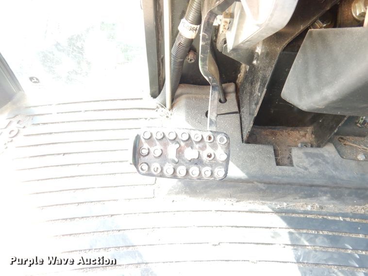 image for item KP9773 2009 John Deere 6140D  MFWD tractor