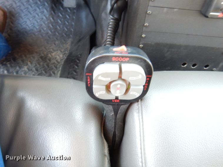 image for item KP9775 2010 Ford F450 Super Duty XL  flatbed truck