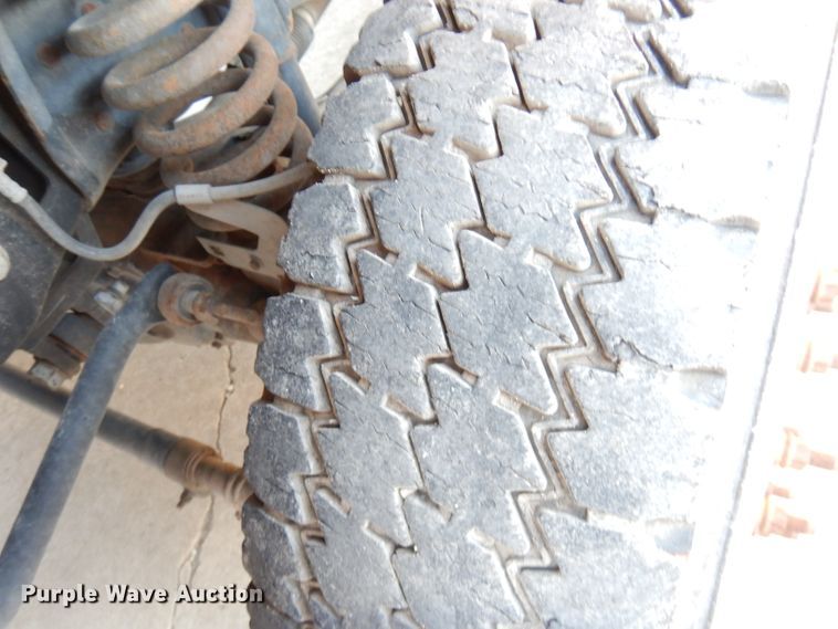 image for item KP9775 2010 Ford F450 Super Duty XL  flatbed truck