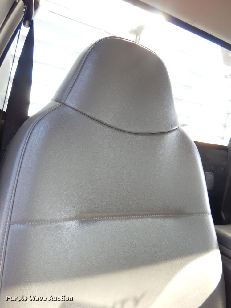 image for item KP9775 2010 Ford F450 Super Duty XL  flatbed truck