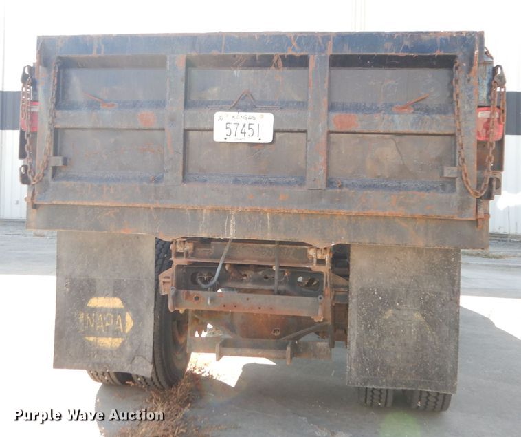 image for item KP9776 1995 International 4700  dump truck