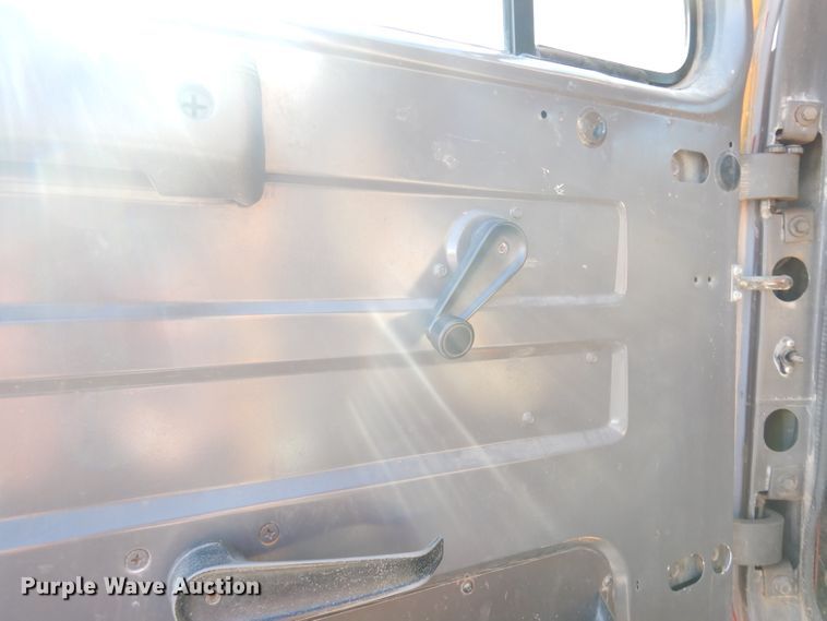 image for item KP9776 1995 International 4700  dump truck